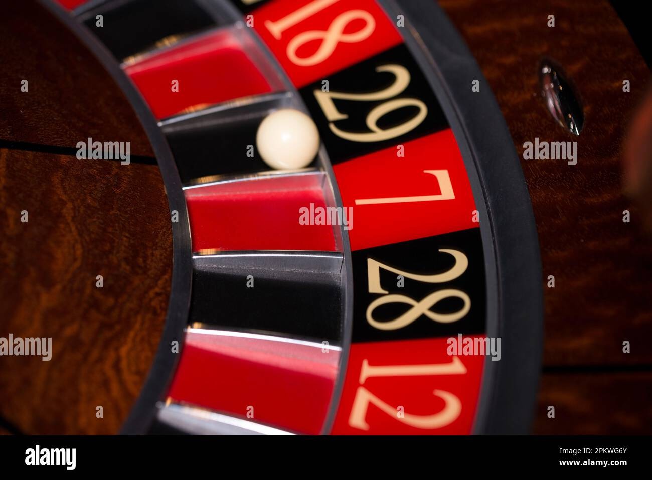Live Dealer Card Games & Table Reviews 2026: Experience the Thrill Like Never Before - live casino illustration